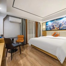 城枫·鑫星酒店(广州白云火车站聚龙地铁站店)