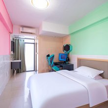 玖游电竞公寓(深圳龙华汽车站店)