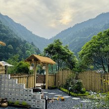 山里·别处民宿(四面山景区店)