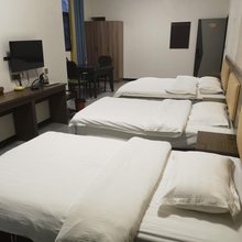 弥勒兴湖温泉宾馆(湖泉生态园店)