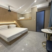 锦州小楼时尚宾馆(石桥子早市店)