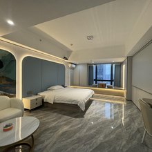 仙客来公寓(福州金融街万达广场鳌峰洲地铁站店)
