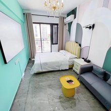 万客主题公寓(广州钟村未来域店)