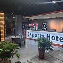 东启电竞酒店