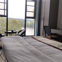 翠月胡民宿(五粮液机场店)