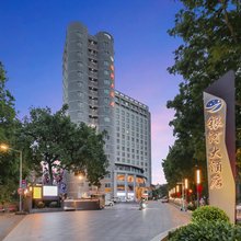 广州银河大酒店(广州东站燕塘地铁站店)