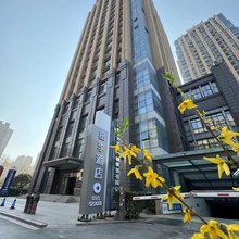 星季酒店(高铁东站市政府店)