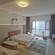 栖花宿影无人公寓(新东方国际店)