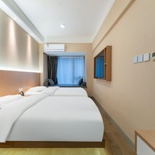 云灿民宿(韩森寨地铁站店)
