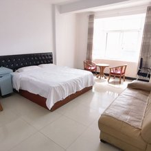 赖卫公寓(贵港高铁站店)