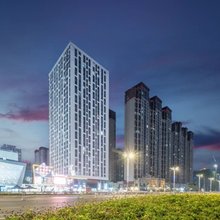 悦享·云端设计师民宿(经开万达店)