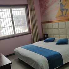 华泰主题宾馆(丈八北路地铁站)