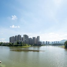 鹿居公寓(四会碧桂园凤凰半岛店)