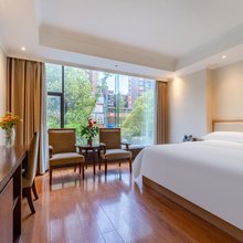 元亨酒店(巴中容邦万达广场店)