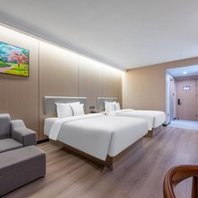 家景酒店(桐庐滨江生态公园学圣路店)