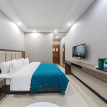 芒市百年酒店(德宏州民族第一中学店)
