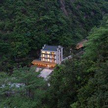 雲隐山野·听溪Viewing山林溯溪漂流避暑民宿(安吉浙北大峡谷店)