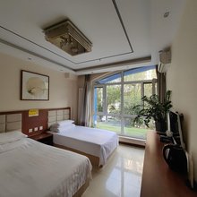 逍游艾斯登宾馆(哈尔滨哈西万达店)