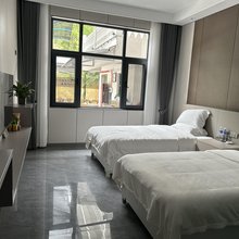 鲁山山河上观民宿