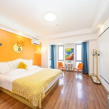 万佳影院公寓(上海松江万达广场店)
