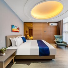 阳春语迹酒店