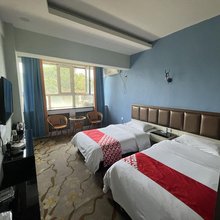 乌鲁木齐鑫沅宾馆(通汇二手车市场店)