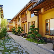 栗园·梨树下民宿(龙南高铁站店)