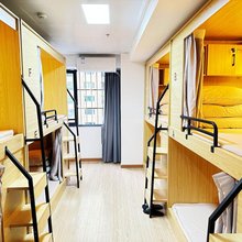 成都月半喵旅店