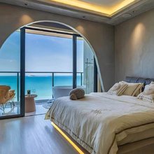 隔窗是海海景公寓(鲅鱼圈万科海港城店)