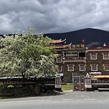 康定勒嘎措民宿