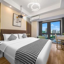 静遇·时光酒店(重庆交通大学六公里轻轨站店)
