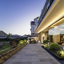 逸居·禅意星空轻奢亲子度假庭院民宿(九华山游客换乘中心店)
