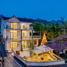 时光向日葵·Retreat山野度假别院(月亮湾风景区店)