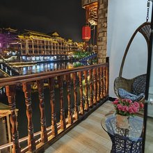 江舟驿站江景店