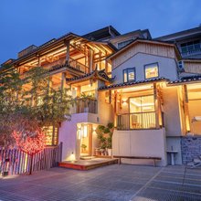闲岫居·高空花园庭院美宿(凤凰古城店)