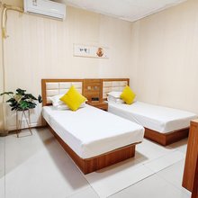 鸿图宾馆(哈拉盖图汽车站店)