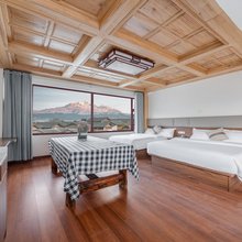 见峯电竞·雪山观景民宿(丽江束河古镇店)