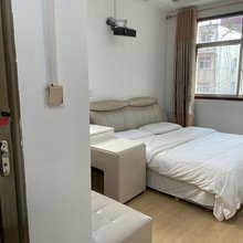 皇庭民宿(西安培华学院何家营店)