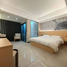 南齐精品公寓(四会吾悦广场店)