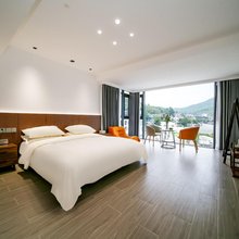 云卷云舒·Floaty Cloud山景智享美宿(云上草原熊猫探险乐园店)