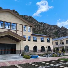 喀喇沁旗桦林山居民宿酒店