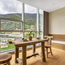 康定观山里雅奢民宿