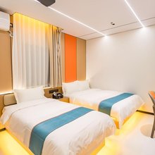 石榴酒店(环球度假区临河里地铁站店)