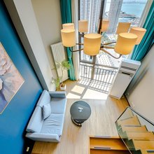 聆风沐海LOFT海景公寓(青岛火车站金茂湾购物中心店)