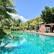 年年泳池度假公寓(亚龙湾店)