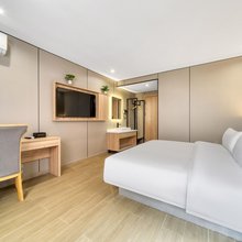 UM优选·宝居舍酒店(淞滨路地铁站店)