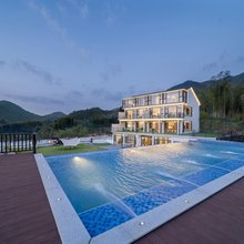安吉坡上·春晓星空泳池Rustic Luxury美宿(龙王山峡谷漂流店)
