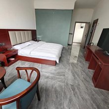 李三酒店