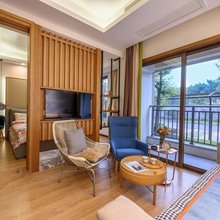 峨眉山屋里屋外度假公寓