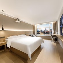 锦朵酒店(重庆九龙坡金建路地铁站店)